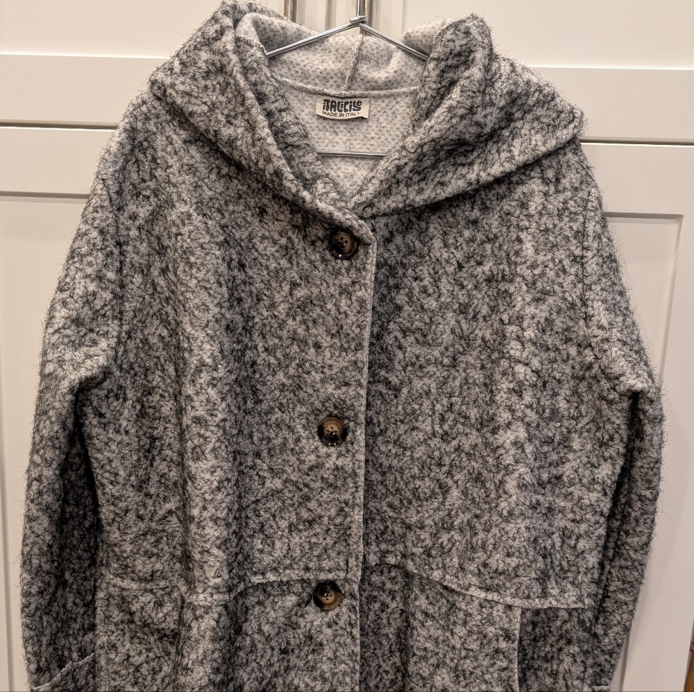 Caposhie Hooded Long Coat - Picture 8 of 8